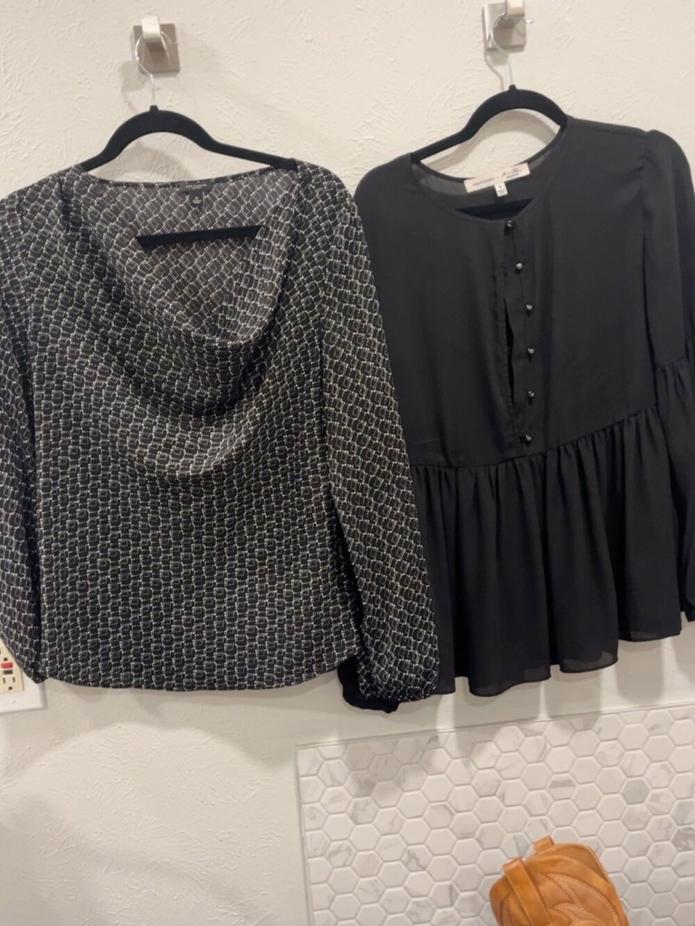 ✨ 2-Piece Black Blouse Bundle – Ann Taylor + Banana Republic
